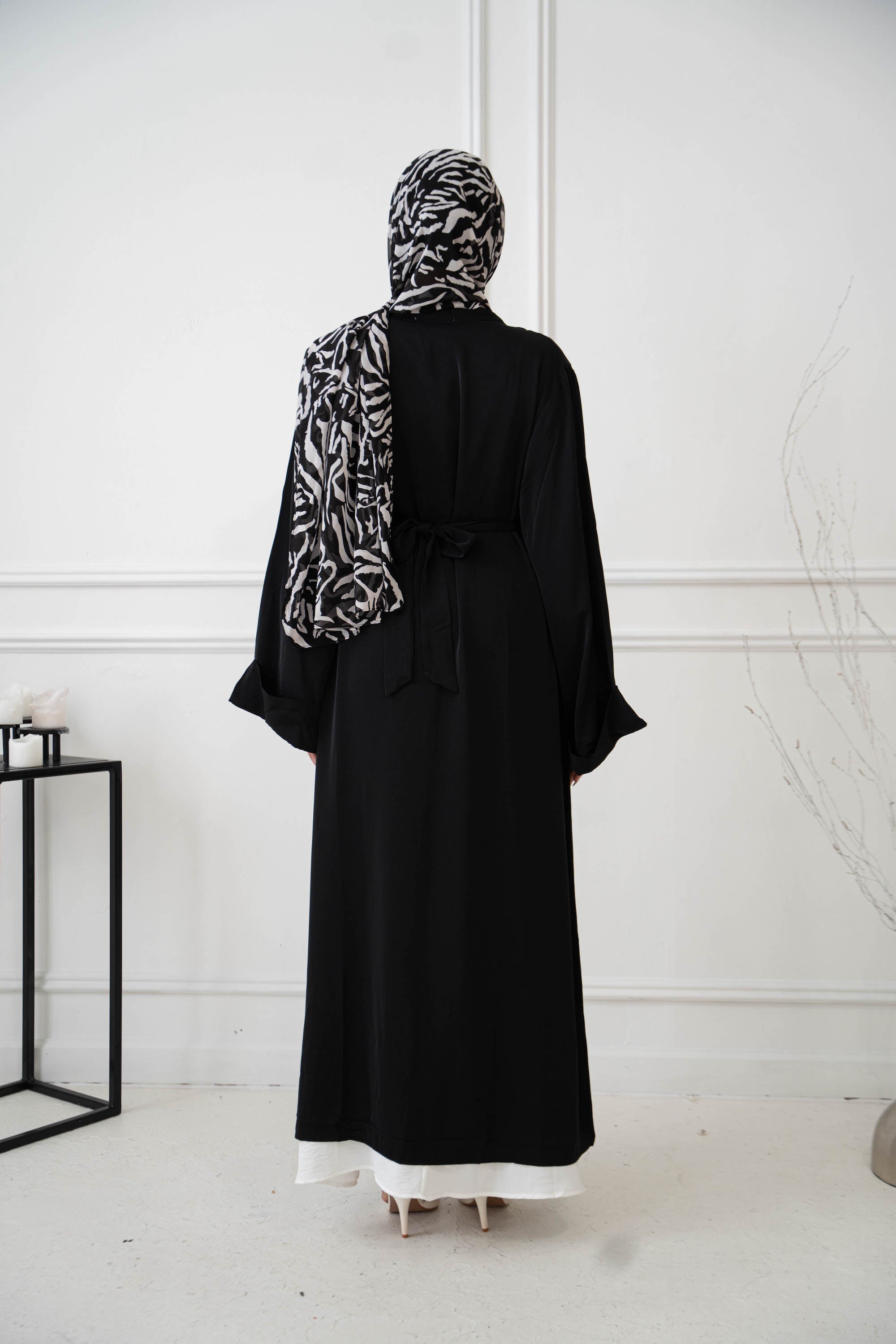 Black Nida Open Abaya