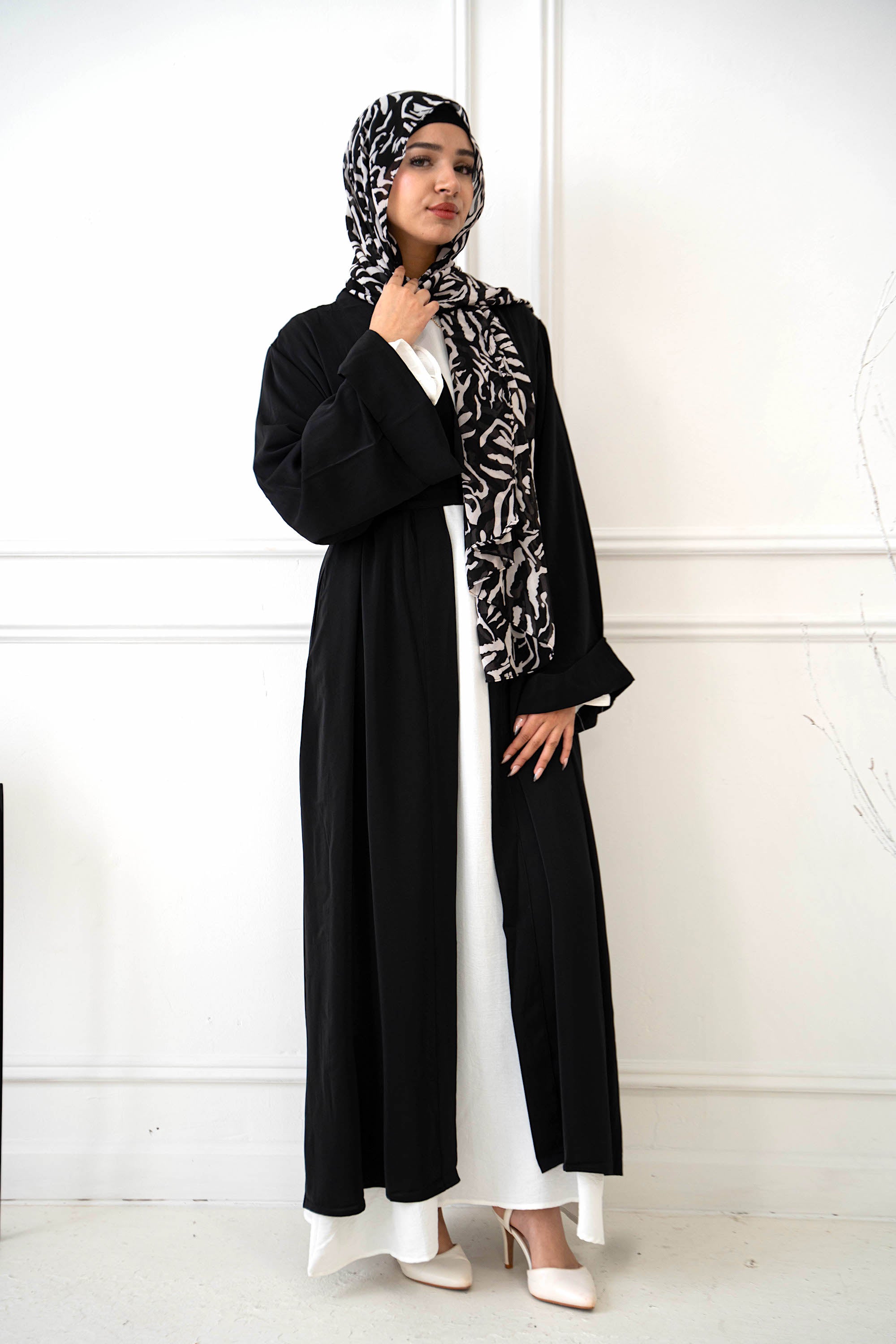 Black Nida Open Abaya - Small / Black