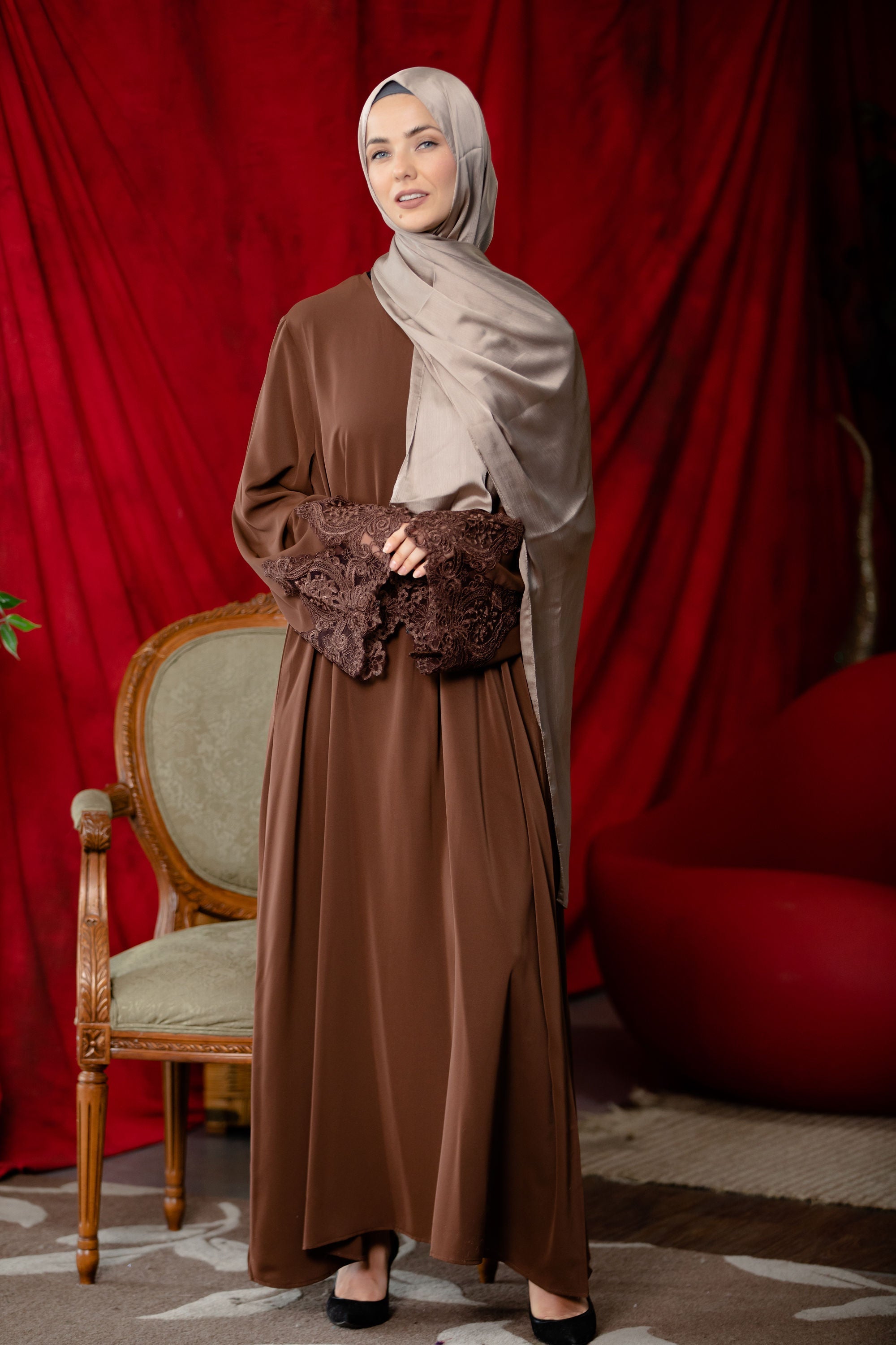 Elegant brown modest abaya dress with lace cuffs and front zipper